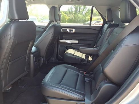 Used 2024 Ford Explorer XLT w/ Equipment Group 202A AWD/4WD image 10