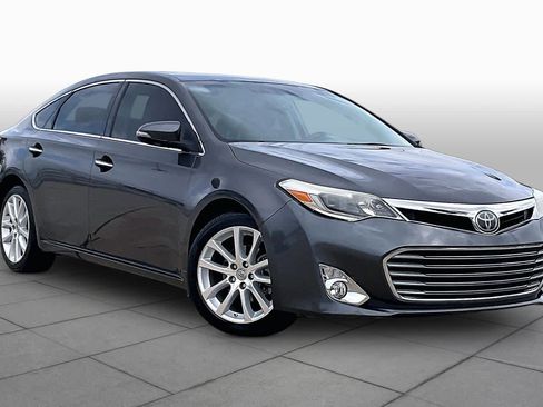 Used 2014 Toyota Avalon Limited w/ Technology Package FWD image 3