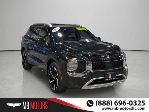Used 2023 Mitsubishi Outlander SEL AWD/4WD image 3