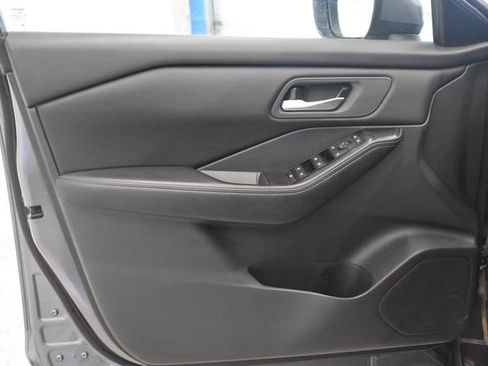 Used 2025 Nissan Rogue SV AWD/4WD image 20