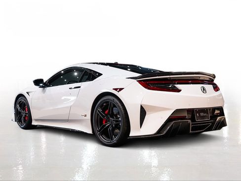 Used 2022 Acura NSX Type S image 2