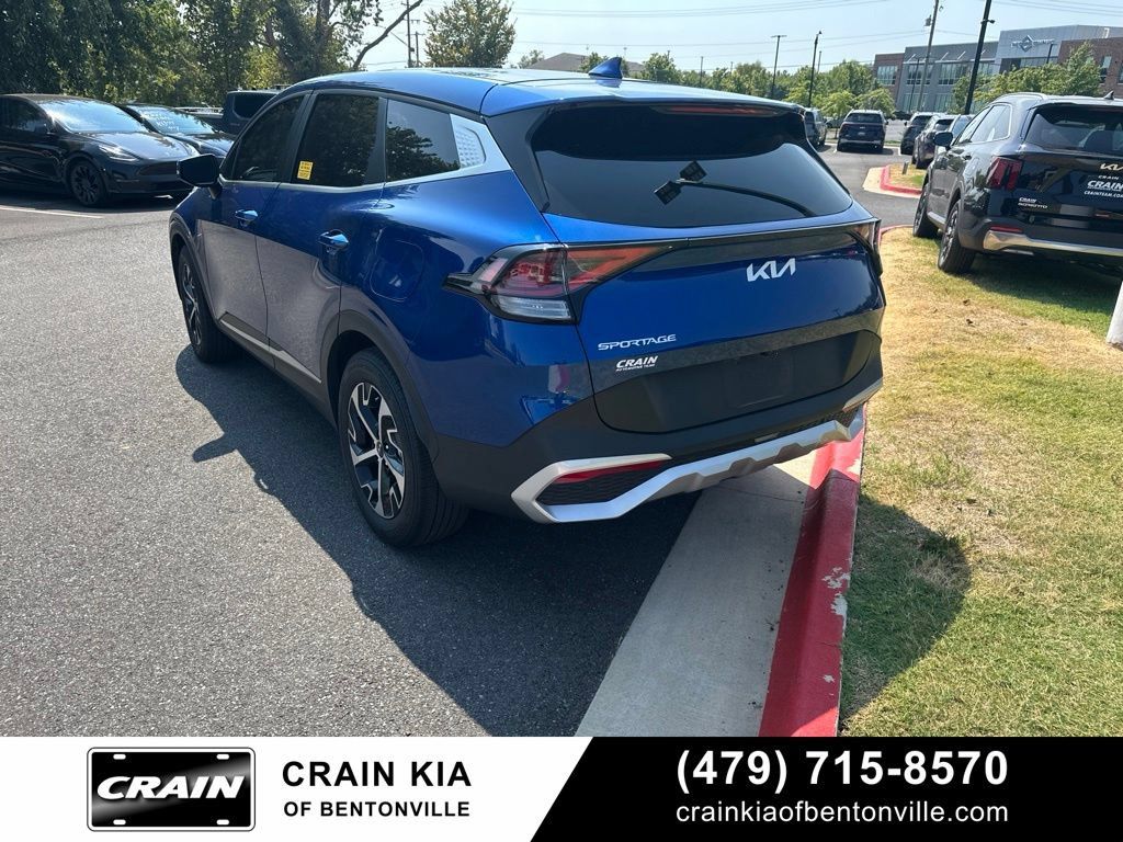 Certified 2025 Kia Sportage EX FWD image 4