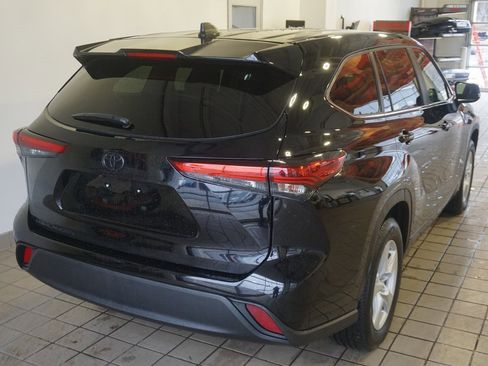 Used 2023 Toyota Highlander L image 15