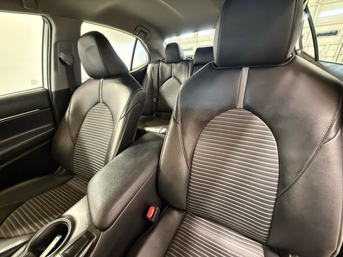 Used 2023 Toyota Camry SE FWD image 13