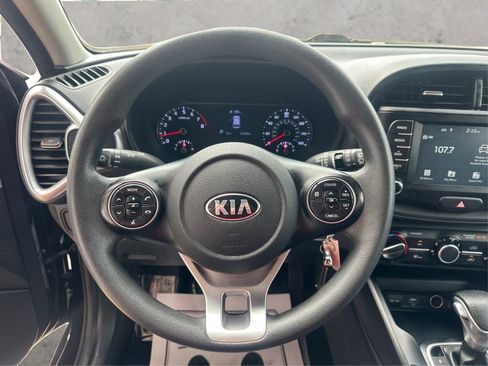 Used 2020 Kia Soul LX FWD image 28