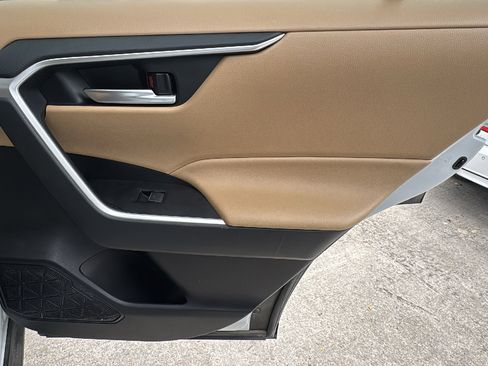 Used 2024 Toyota RAV4 XLE Premium image 27