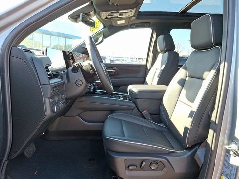 New 2025 Chevrolet Suburban Premier w/ Sun And Tow Package image 11