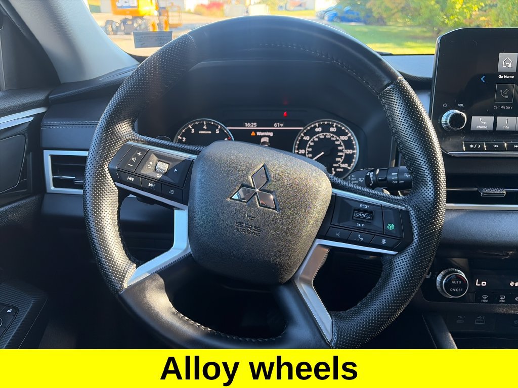 Used 2022 Mitsubishi Outlander SE AWD/4WD image 14