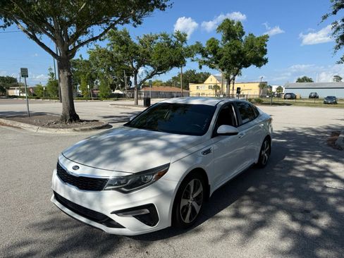 Used 2019 Kia Optima S FWD image 2