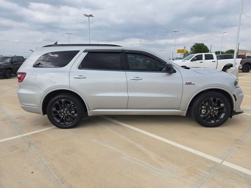 Used 2023 Dodge Durango R/T w/ Blacktop Package RWD image 2