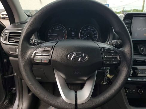 Used 2018 Hyundai Elantra GT FWD image 14