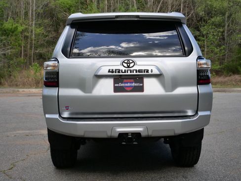Used 2020 Toyota 4Runner SR5 Premium AWD/4WD image 16