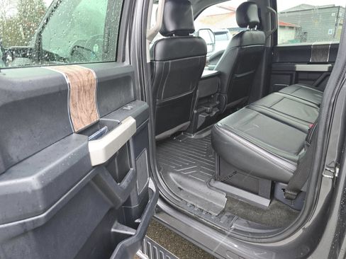 Used 2017 Ford F250 Lariat w/ Lariat Value Package AWD/4WD image 32