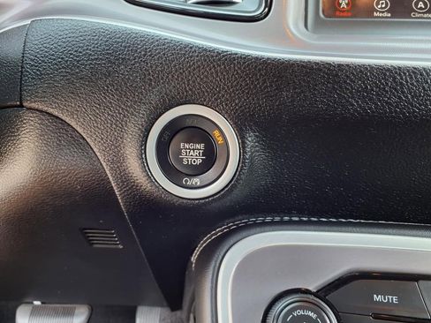 Used 2022 Dodge Challenger GT image 30