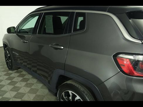 Used 2022 Jeep Compass Limited w/ Sun and Sound Group AWD/4WD image 19