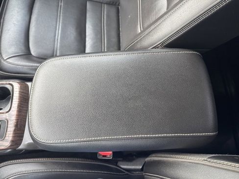 Used 2021 GMC Canyon Denali image 25