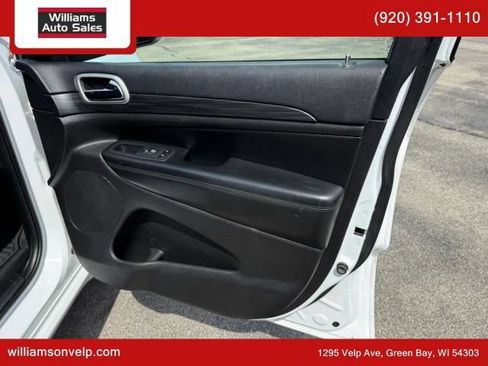 Used 2019 Jeep Grand Cherokee Altitude AWD/4WD image 15
