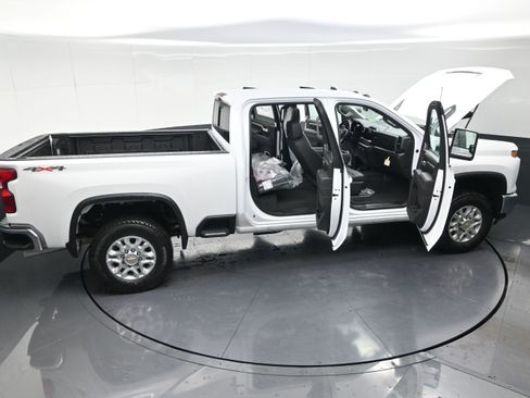 New 2026 Chevrolet Silverado 3500 LT w/ Safety Package image 14