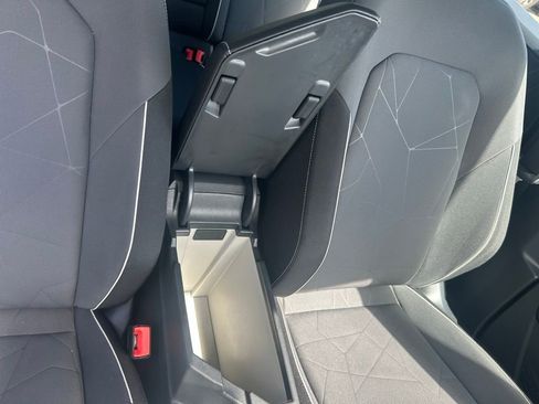 Used 2025 Volkswagen Jetta Sport image 41