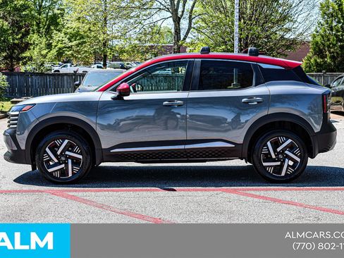 Used 2025 Nissan Kicks SV w/ SV Premium Package FWD image 10