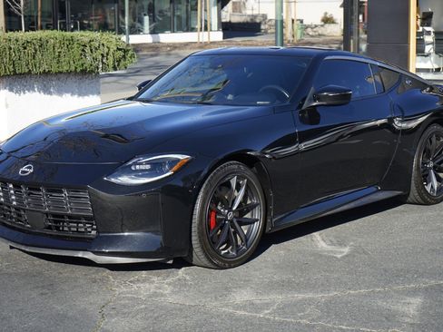 Used 2023 Nissan Z Performance w/ Floor Mat Package (L93) image 2