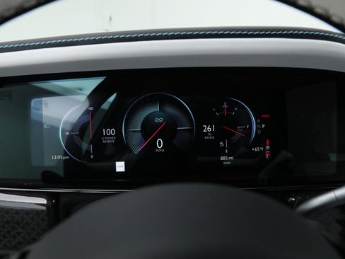 Used 2026 Rolls-Royce Cullinan Black Badge image 33