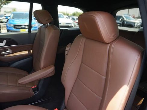 Used 2025 Mercedes-Benz GLS 450 4MATIC image 14