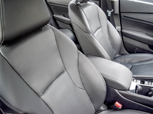 Certified 2025 Honda Accord Touring image 10