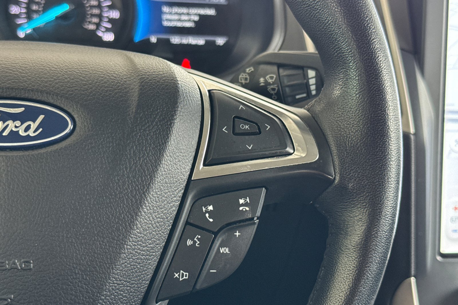 Used 2023 Ford Edge SEL w/ Convenience Package AWD/4WD image 39