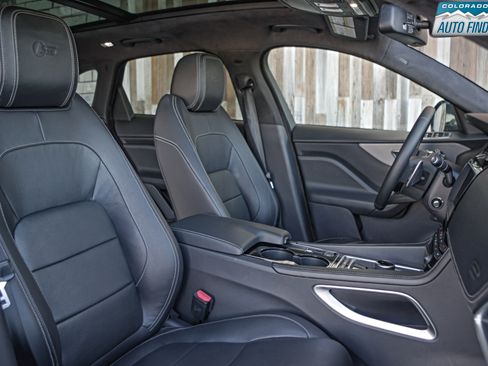 Used 2017 Jaguar F-PACE S image 22