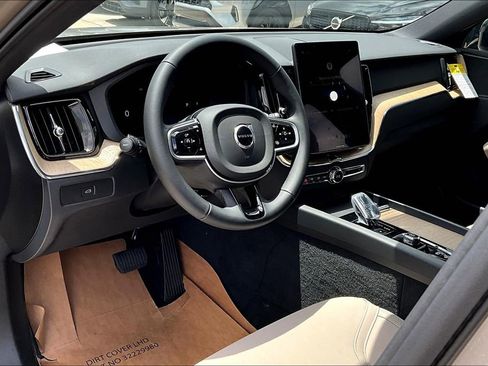 New 2026 Volvo XC60 B5 Plus w/ Protection Package Premier image 20