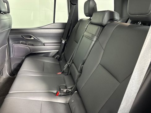 Used 2024 Lexus GX 550 w/ Cold Area Package image 32