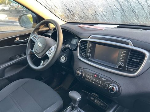 Used 2020 Kia Sorento LX AWD/4WD image 9