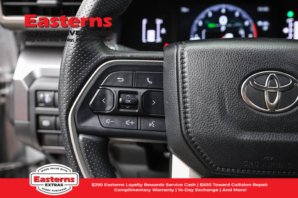 Used 2025 Toyota 4Runner SR5 AWD/4WD image 16