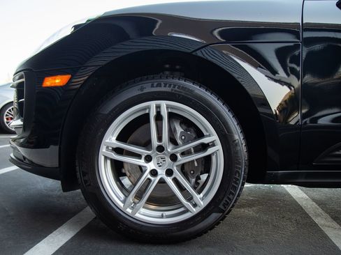 Certified 2023 Porsche Macan AWD/4WD image 11
