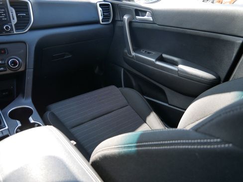 Used 2018 Kia Sportage LX image 11