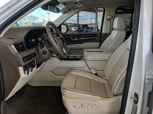 Used 2023 GMC Yukon XL Denali image 14