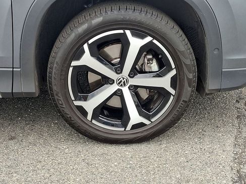 Used 2024 Volkswagen Atlas Cross Sport SEL R-Line AWD/4WD image 8