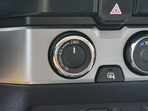 Used 2021 Toyota Tacoma SR AWD/4WD image 16