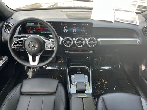 Used 2022 Mercedes-Benz EQB 300 4MATIC image 23