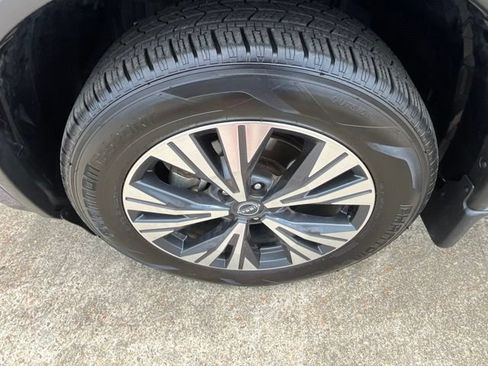 Used 2023 Nissan Rogue SV w/ SV Premium B Package FWD image 8
