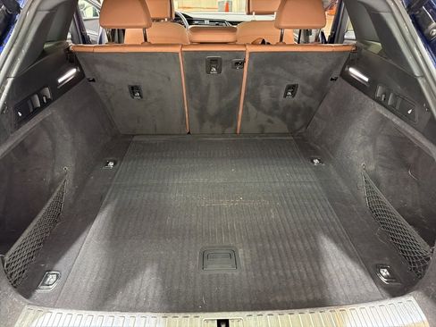 Used 2022 Audi e-tron Premium w/ Convenience Plus Package image 30