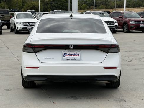 Used 2025 Honda Accord SE image 5