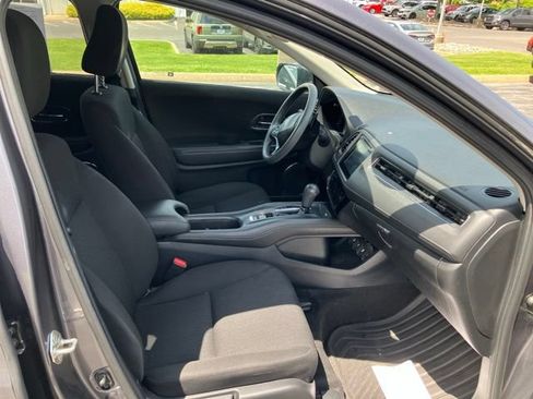 Used 2018 Honda HR-V EX image 11