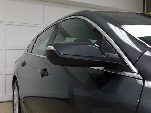 Used 2018 Chevrolet Malibu LT image 10