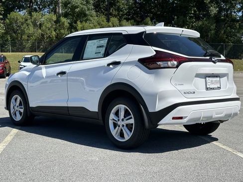 New 2025 Nissan Kicks Play S image 21