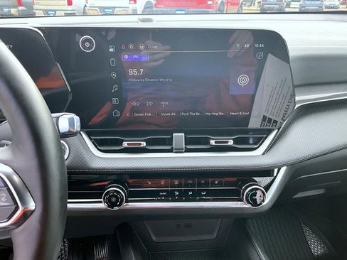 Certified 2025 Chevrolet Equinox LT w/ Safety and Technology Package image 13