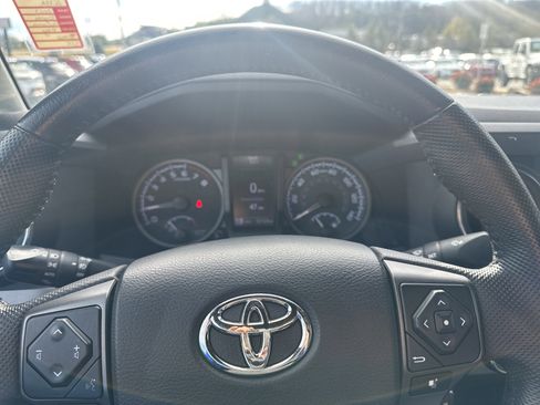 Used 2023 Toyota Tacoma TRD Off-Road image 37