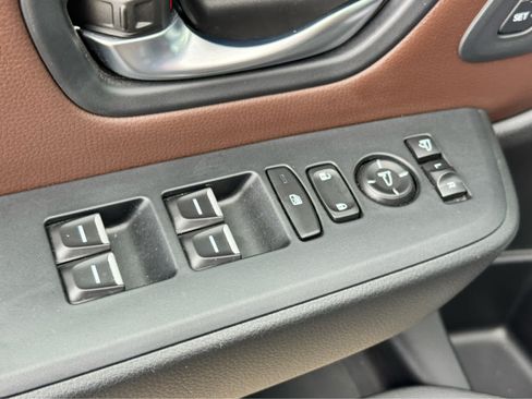 Used 2025 Honda Pilot Elite image 21