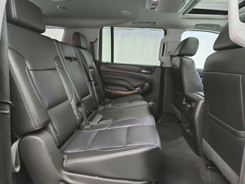 Used 2019 Chevrolet Suburban Premier image 39